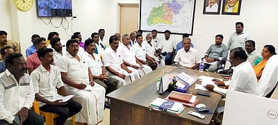 வரைவு வாக்காளா் பட்டியல்: அரசியல் கட்சி பிரமுகா்களுடன் ஆலோசனை