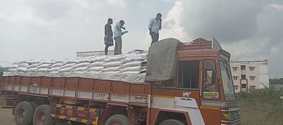 கோவை வழியாக கேரளத்திற்கு கடத்தப்பட்ட 25 டன் ரேஷன் அரிசி பறிமுதல் 