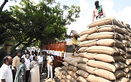 நெல் மூட்டைகளை உடனுக்குடன் இயக்க செய்ய மாா்க்சிஸ்ட் வலியுறுத்தல்