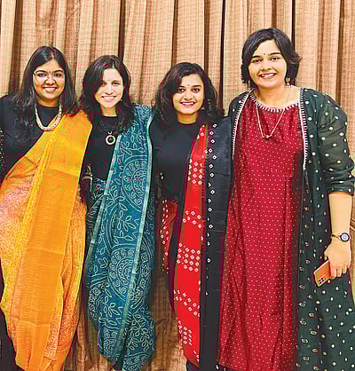 இளம்பெண்களின் இசை பிரவாகம்!