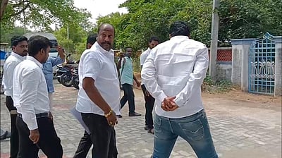 தவெக சேலம் மாவட்டச் செயலாளரிடம் சிறப்பு புலனாய்வுக் குழு விசாரணை!