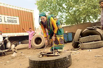 முதல் பெண் டிரக் மெக்கானிக்!