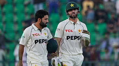 முதல் டெஸ்ட்: 4 அரைசதங்கள்; முதல் நாளில் பாகிஸ்தான் அசத்தல்!