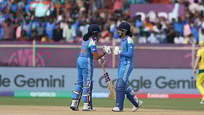 உலகக் கோப்பை: ஸ்மிருதி, பிரதீகா அசத்தல்; ஆஸி.க்கு 331 ரன்கள் இலக்கு!