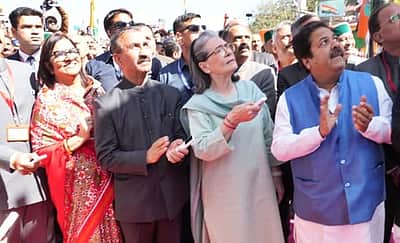 சிம்லாவில் வீரபத்ர சிங்கின் சிலை திறப்பு: காங்கிரஸ் தலைவர்கள் பங்கேற்பு!