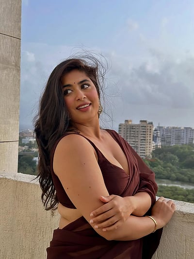 ஏதோ சொன்னாய்? நிகிதா சர்மா!