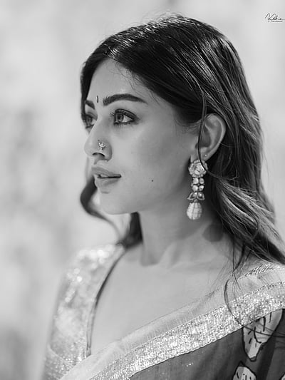 இருளும் அழகே அவள் பார்வையில்... அனு!