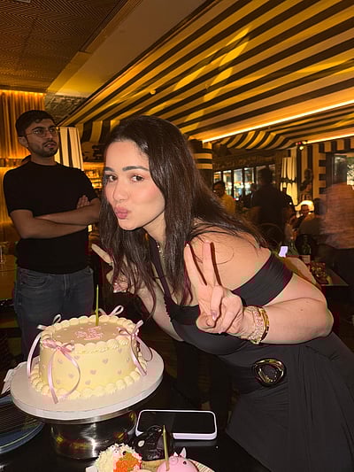 கேக்ஸ்... சாரா டெண்டுல்கர்!