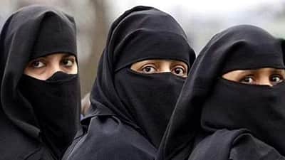கேரளம்: மாணவிகள் ஹிஜாப் அணியத் தடை! கிறிஸ்தவ பள்ளிக்கு போலீஸ் பாதுகாப்பு!