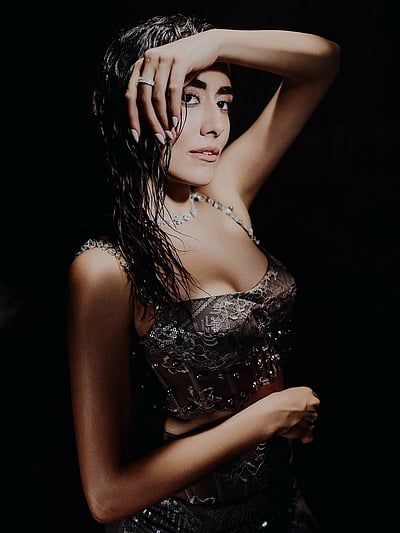 ஒரே ஒரு பார்வை... ஜோனிடா காந்தி!