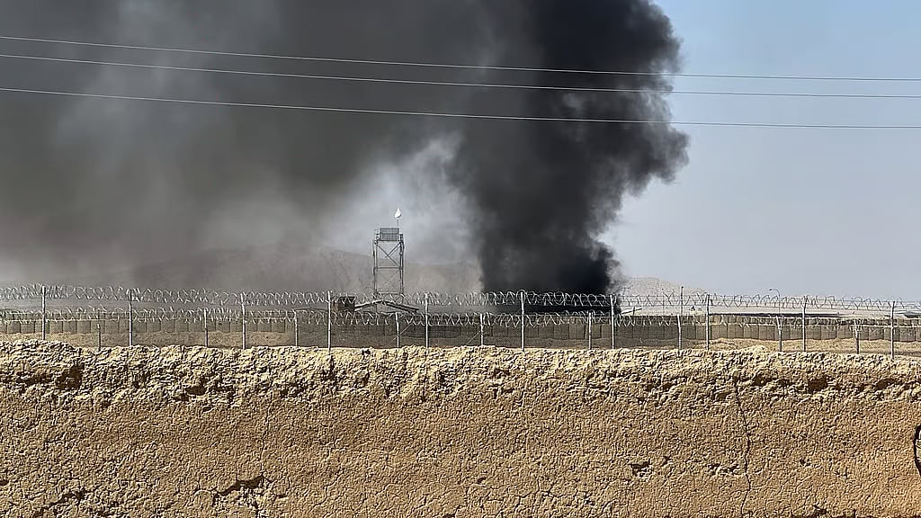 பாகிஸ்தான் எல்லையில் மோதல்! ஆப்கனின் 40 தலிபான்கள் சுட்டுக்கொலை!