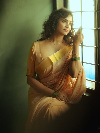 அழகான அதிகாரம்... ஜனனி!