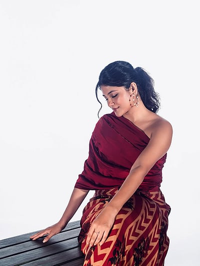 என் பெயர் சிவப்பு... அதிதி பாலன்!