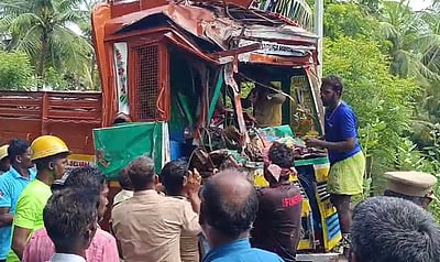 திருவிடைமருதூர் அருகே லாரி - அரசுப் பேருந்து மோதி விபத்து! 20 பேர் காயம்