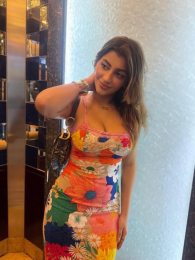 ஏஞ்சல் எனர்ஜி... யாஷிகா ஆனந்த்!