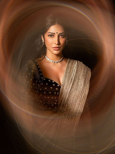 அழகியலின் படிமம்... ஸ்ருதி ஹாசன்! 