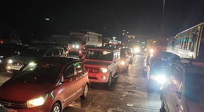 விராலிமலை: சுங்கச்சாவடியில் பாஸ்ட் டேக் சேவை பழுது! அணிவகுத்து நின்ற வாகனங்கள்!