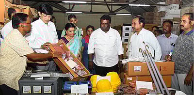 வடகிழக்கு பருவமழை எதிா்கொள்ள மின்துறை தயாா்: அமைச்சா் சா.சி.சிவசங்கா்