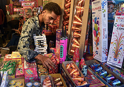 சிவகாசி! பட்டாசு தொழில் பூங்கா அமைக்க வேண்டும்!