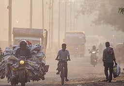 புத்தனாம்பட்டி-பெரமங்கலம் 
சாலையை புதுப்பிக்கக் கோரிக்கை