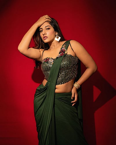 ஹேப்பி தீபாவளி... விஷ்ணுபிரியா!