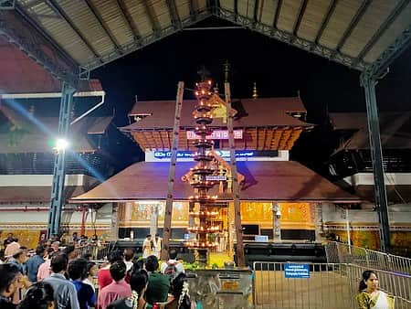 <P>GURUVAYUR 2R104906.JPG</P>
