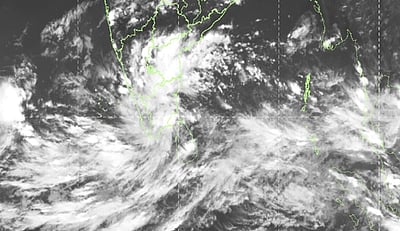 வங்கக் கடல் காற்றழுத்த தாழ்வு மண்டலம் புயலாக மாறுமா? 