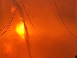 மும்பையில் குடிசைப் பகுதியில் தீ விபத்து: 8 குடிசைகள் எரிந்து நாசம்