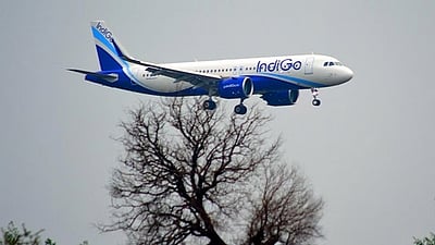 எரிபொருள் கசிந்ததால் இண்டிகோ விமானம் அவசரத் தரையிறக்கம்! 