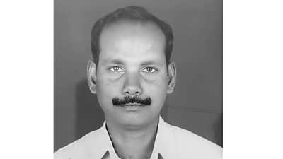 ஊருக்கு உழைத்தவருக்கு  மரியாதை: இறுதி ஊர்வல செலவை ஏற்ற கிராம மக்கள்!