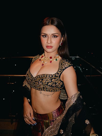 தீபாவளி ஸ்பெஷல்தான்... அவ்னீத் கௌர்! 