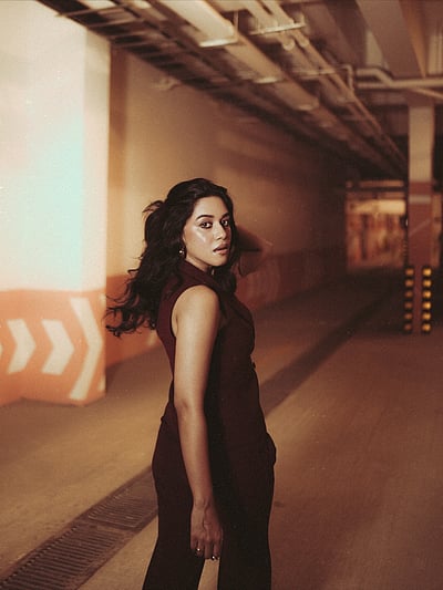 ஏதோ மாயம் செய்கிறாய்... மிர்ணாளினி ரவி!