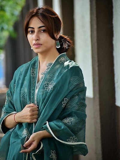 உன்னைப் போல ஒருவருமில்லை... நியதி எஸ் பட்னானி!