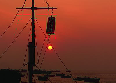 வங்கக் கடலில் புயல் சின்னம்! 9 துறைமுகங்களில் புயல் எச்சரிக்கை கூண்டு!!