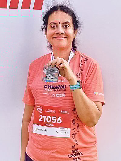 மாரத்தான் ஓடிய பாடகி!