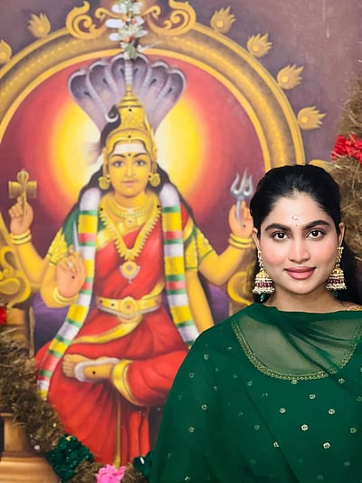 திருவேற்காடு கோவிலில்... ஷிவானி நாராயணன்!