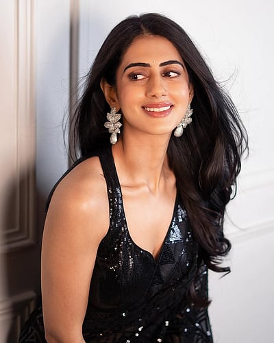 முடிந்தது தீபாவளி... கெனா சிப்பி!