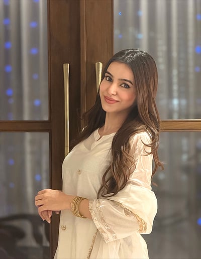 வைட் ஏஞ்சல்... அங்கிதா சர்மா!