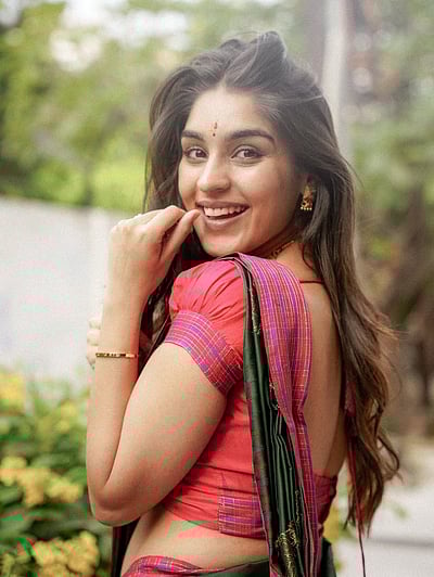 பச்சைத் திரை... யுக்தி தரேஜா!