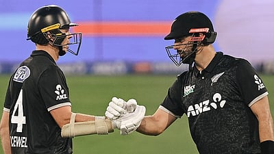 இங்கிலாந்து வீரர்கள் சொதப்பல்; ஒருநாள் தொடரை வெற்றியுடன் தொடங்கிய நியூசிலாந்து!