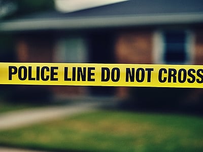 ஜார்க்கண்ட்:  கைவிடப்பட்ட வீட்டில் இருந்து 4 நாட்டு வெடி குண்டுகள் மீட்பு 