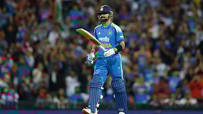 அதிக ரன்கள் குவித்து சாதனை; விராட் கோலிக்கு ஷிகர் தவான் புகழாரம்!