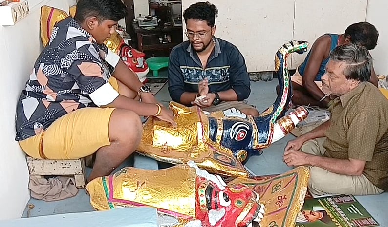 பழனி கிரிவீதியில் இன்று சூரசம்ஹாரம் நாளை திருக்கல்யாணம்