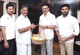 மகளிருக்கு ரூ, 5,000 அளிப்பு: ஓ.பன்னீர்செல்வம் வரவேற்பு