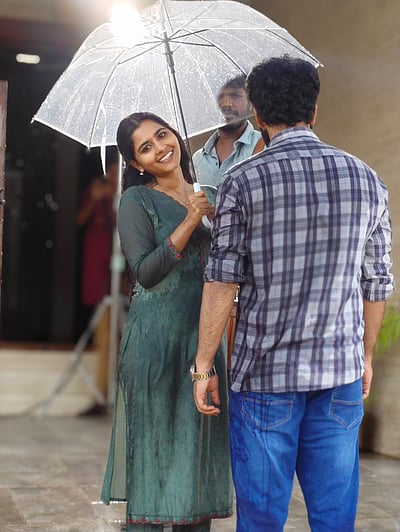 ஓஹோ மேகம் வந்ததோ... தீபா பாலு!