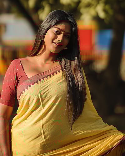 அந்தியில வானம்... வினுஷா தேவி!