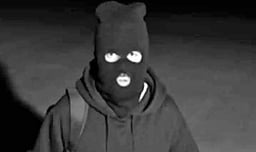 வீட்டின் பூட்டு உடைத்து 8 பவுன் தங்கம், அரை கிலோ வெள்ளி நகைகள் திருட்டு