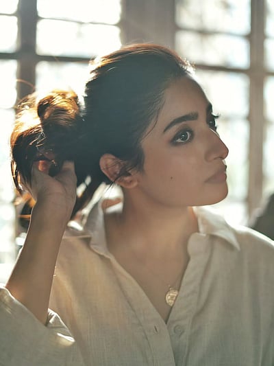 வெரி சிம்பிள்... இஷா சஹா!