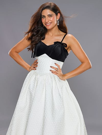 ஆளப் பிறந்தவள்... அஹானா கும்ரா! 