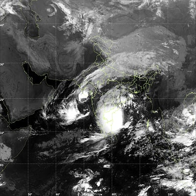 ஆந்திரத்தில் அடுத்த 2 மணி நேரத்தில் கரையைக் கடக்கும் ‘மோந்தா' புயல்!